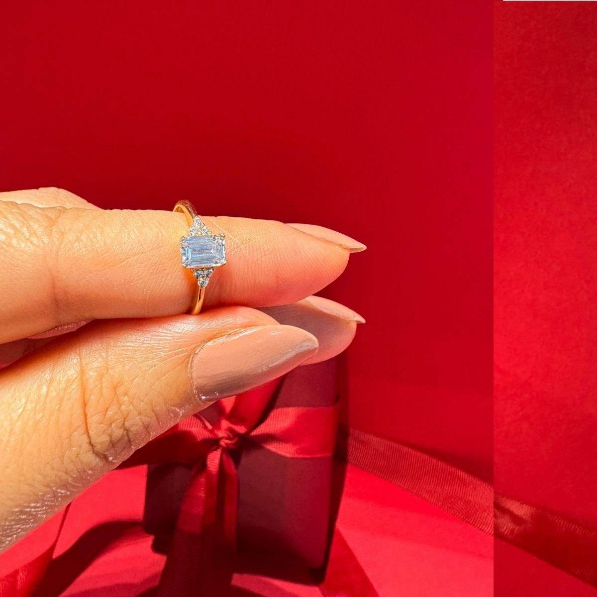 Taşlı Altın Yüzük 