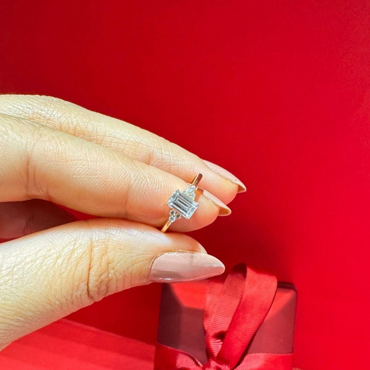 Taşlı Altın Yüzük 