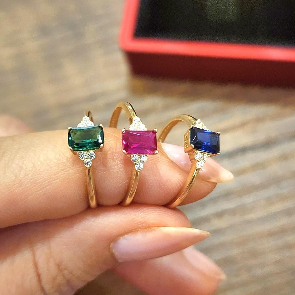 Yakut Renkli Kenar Taşlı Altın Yüzük YZA 101 01 07 00