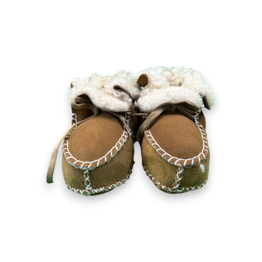BEBESSİ 24-3134 PATİK DERİ BAĞCIKLI PELUŞ