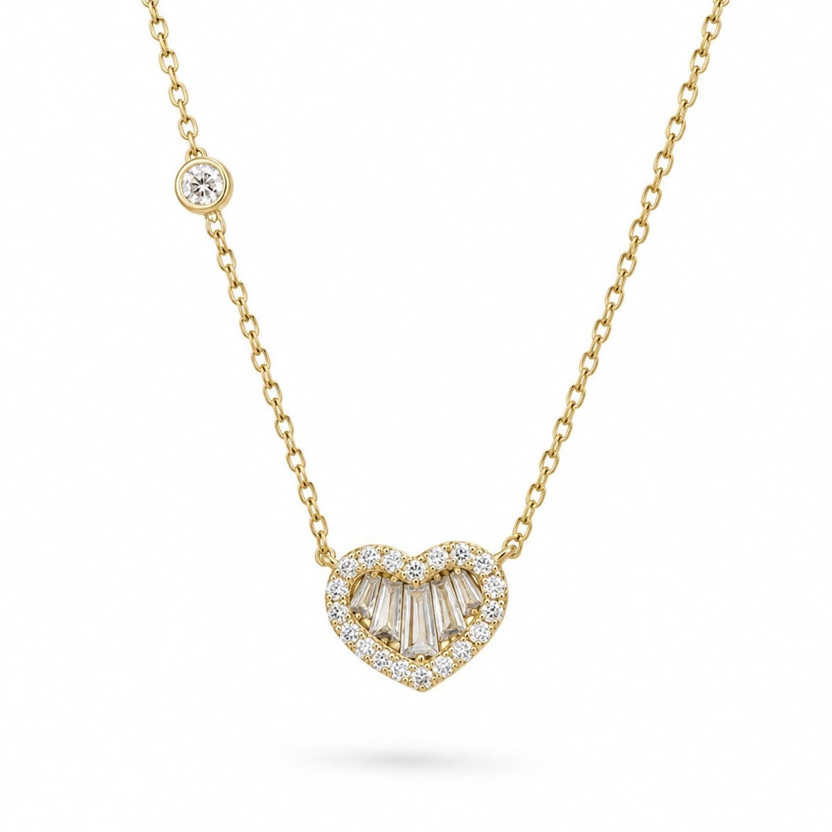 Welch Baguette Heart Gold Kolye - 925 Ayar Gümüş Baget Taşlı Kalp 925 Ayar Gümüş Kolye - 925 Ayar Gümüş ve Gümüş Kolye Modelleri | WELCH 