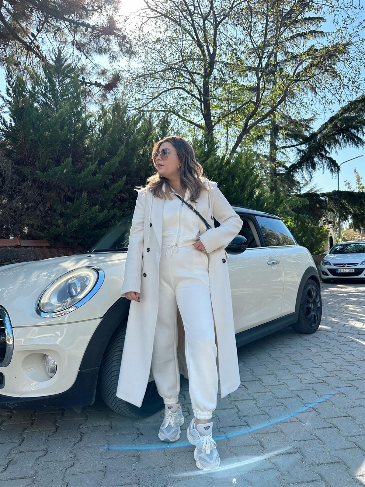 Çift Cepli Yırtmaçlı Uzun Kaban Ekru | StrawberryWear
