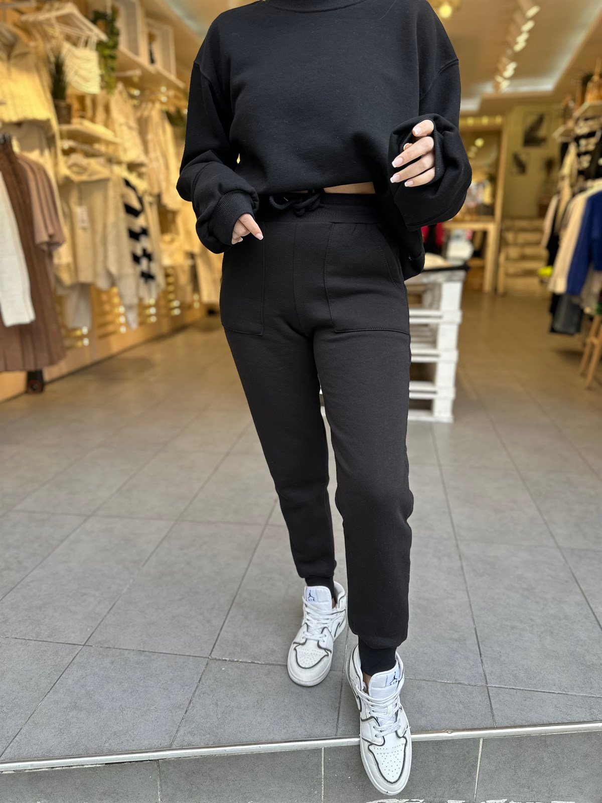 Siyah Bagcıklı Eşofman Alt | StrawberryWear