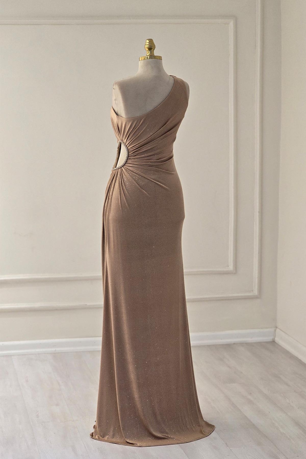 Bej TEK KOL PARILTILI ELBİSE 2542