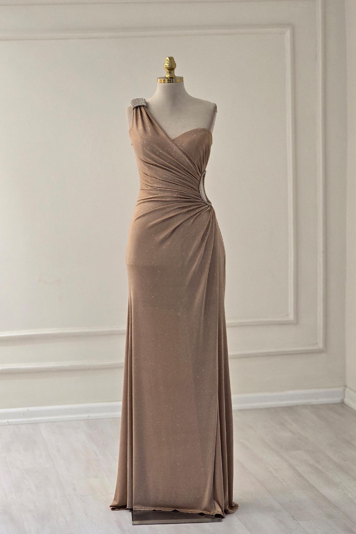 Bej TEK KOL PARILTILI ELBİSE 2542