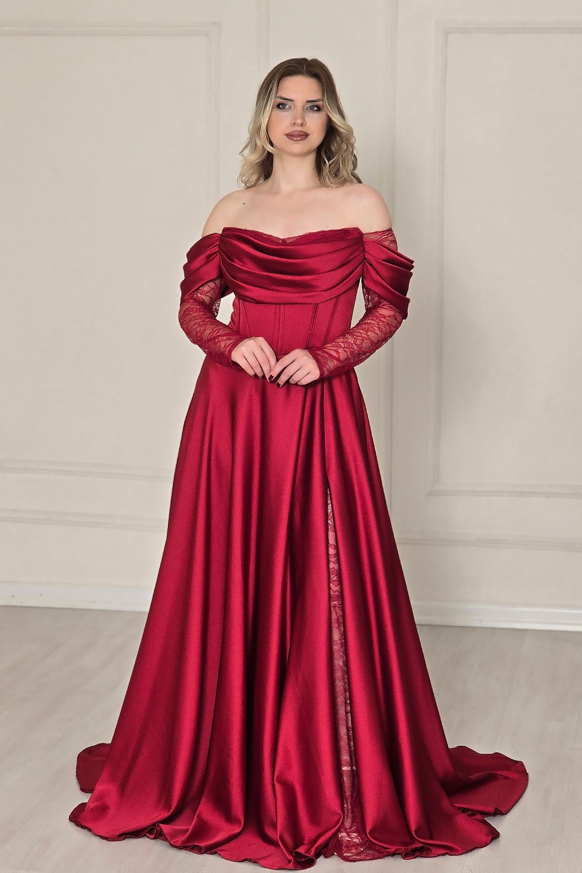 Bordo Dantel Yırtmaçlı Saten Abiye 195