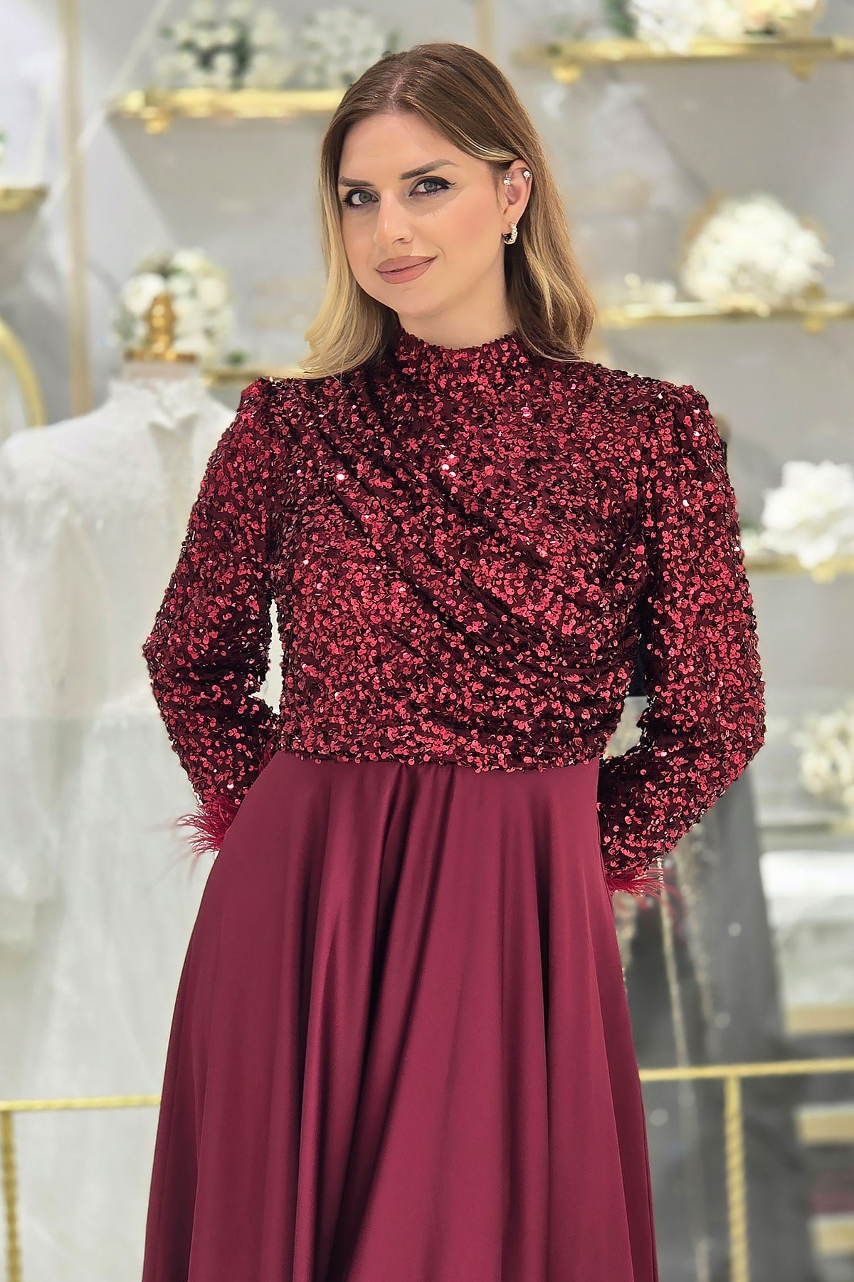 Bordo Kolları Tüylü Payet Abiye 4796