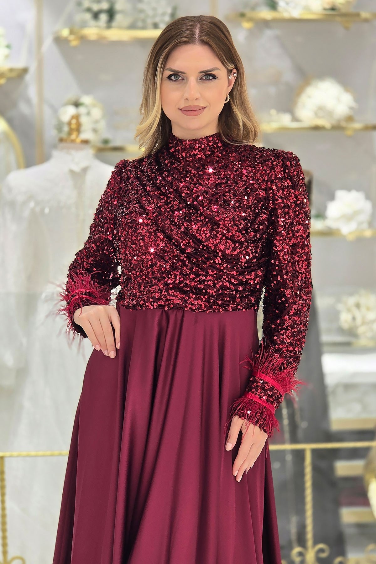 Bordo Kolları Tüylü Payet Abiye 4796