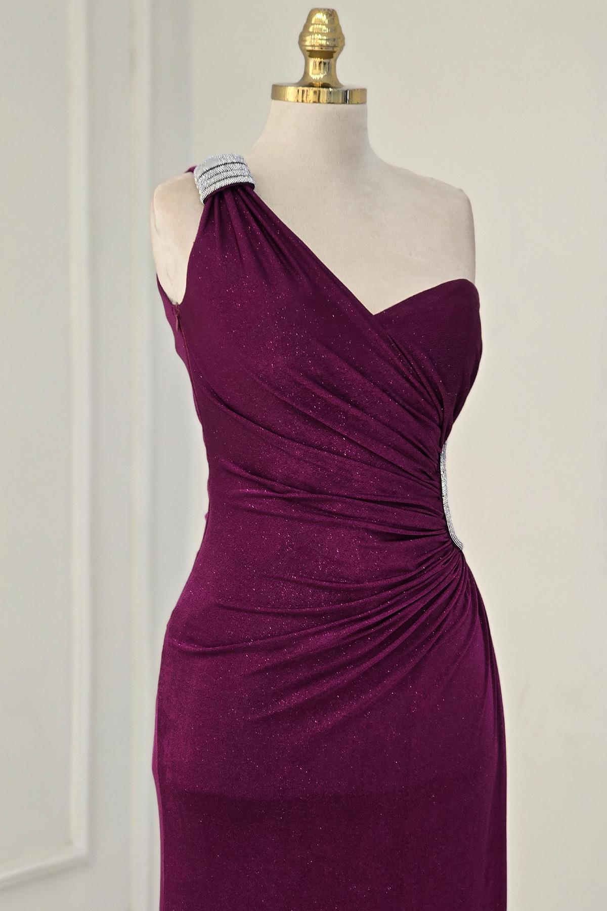 Bordo TEK KOL PARILTILI ELBİSE 2542