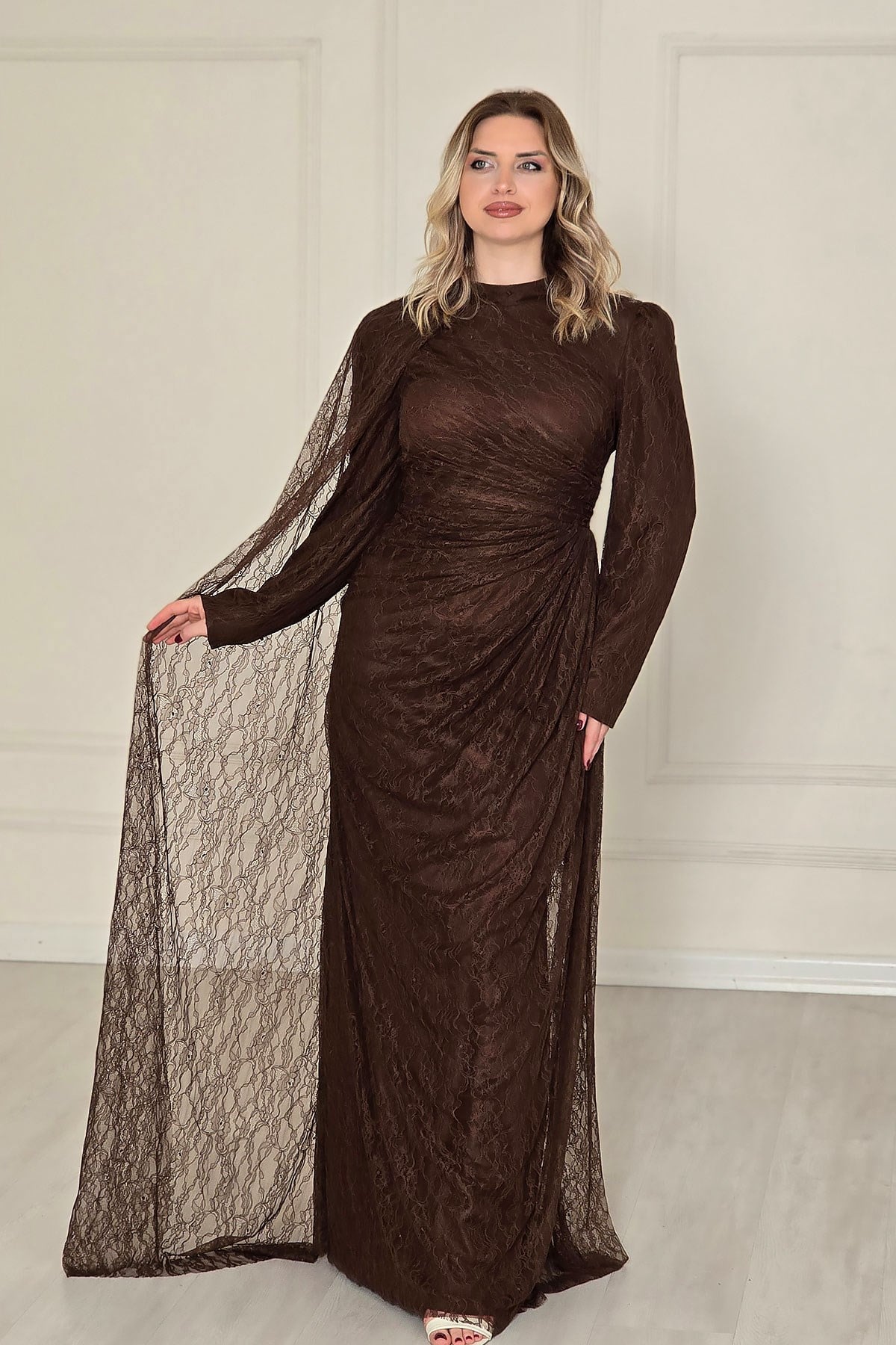 Kahverengi Dantel Pelerinli Tesettür Abiye 5659