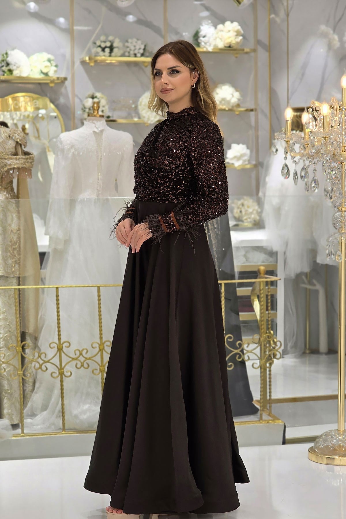 Kahverengi Kolları Tüylü Payet Abiye 4796
