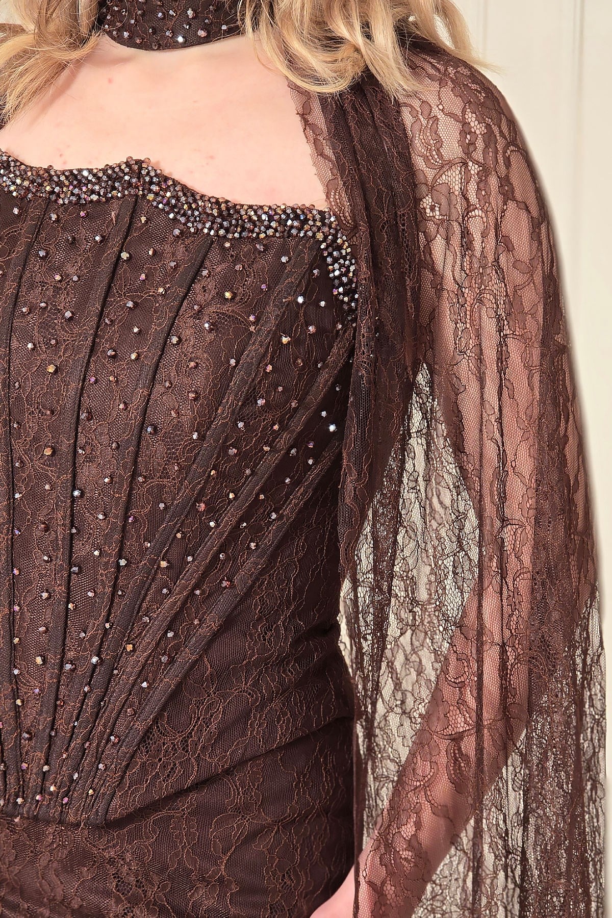 Kahverengi Pelerinli İşlemeli Dantel Abiye 6110