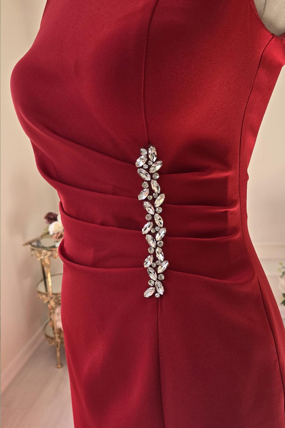 Kırmızı Beli Taşlı Otrişli Elbise 8276