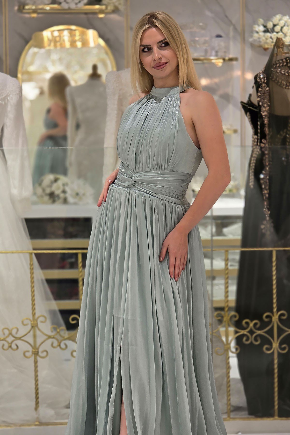 Mint İpek Organze Halter Yaka Abiye 6882
