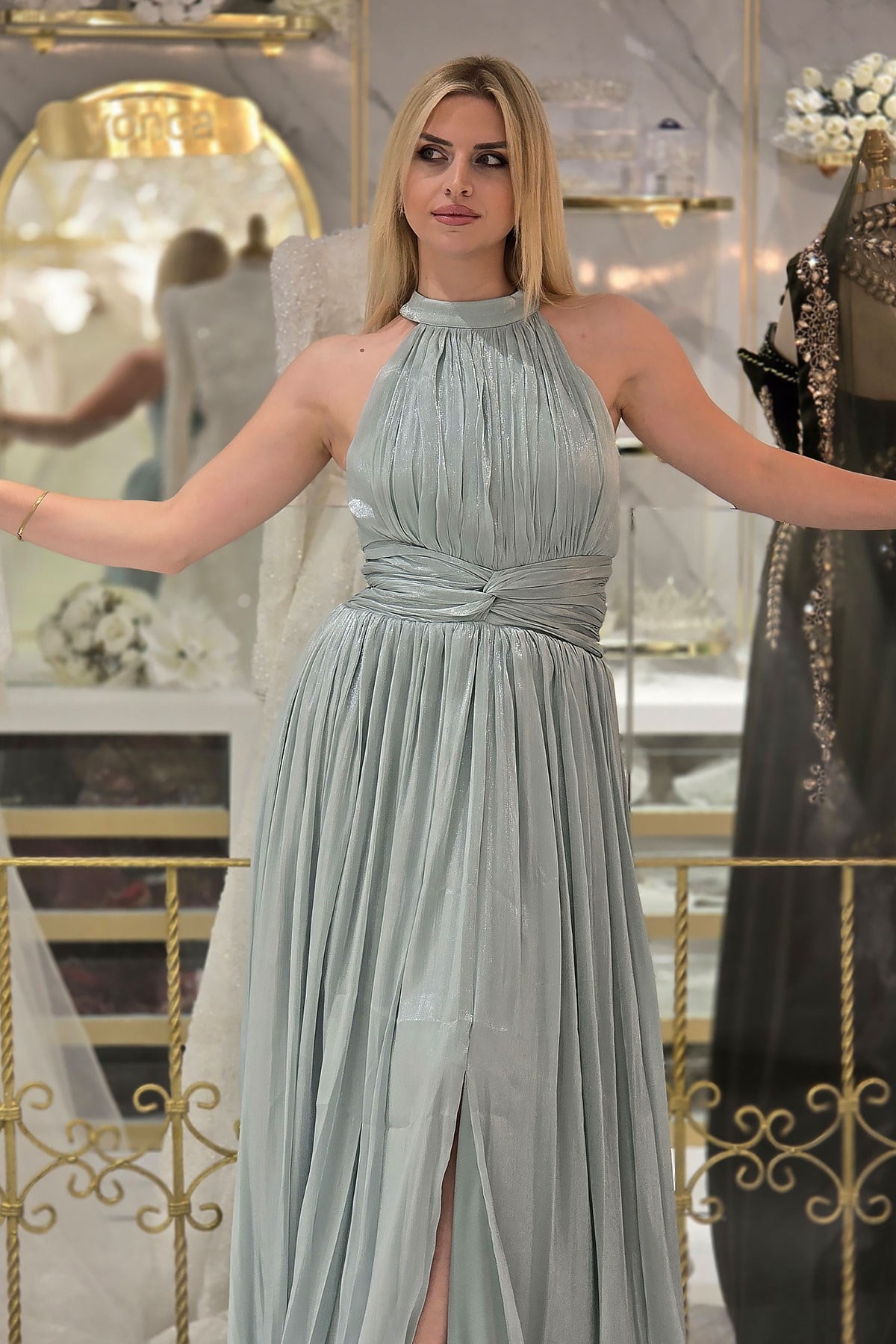 Mint İpek Organze Halter Yaka Abiye 6882