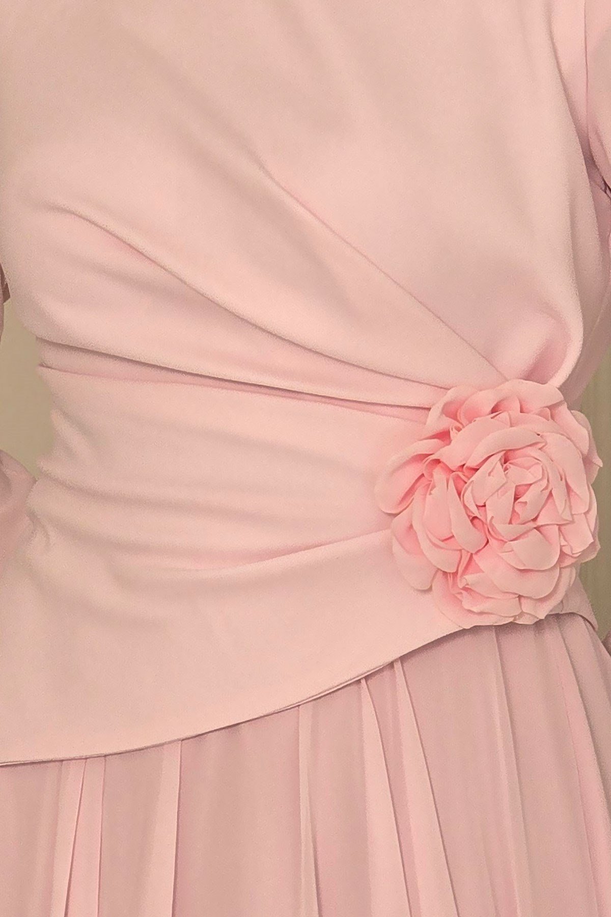 Pembe Çiçek Detaylı Krep Abiye 4525