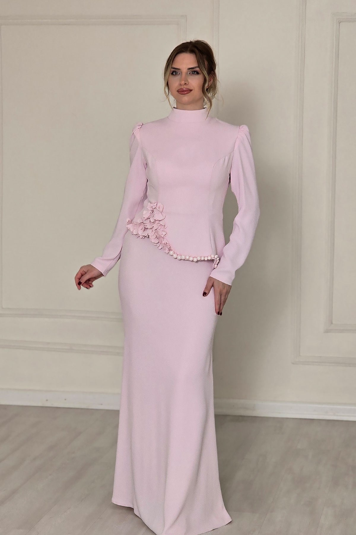 Pembe Çiçek Detaylı Krep Tesettür Abiye 4601