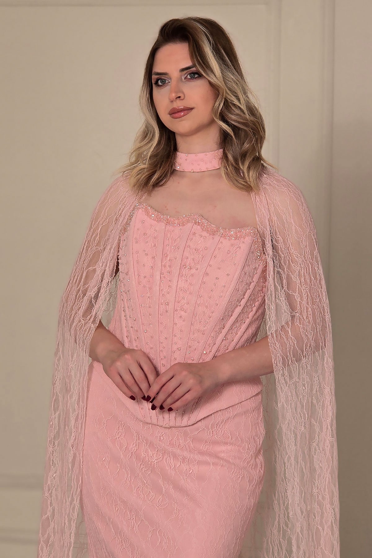 Pembe Pelerinli İşlemeli Dantel Abiye 6110