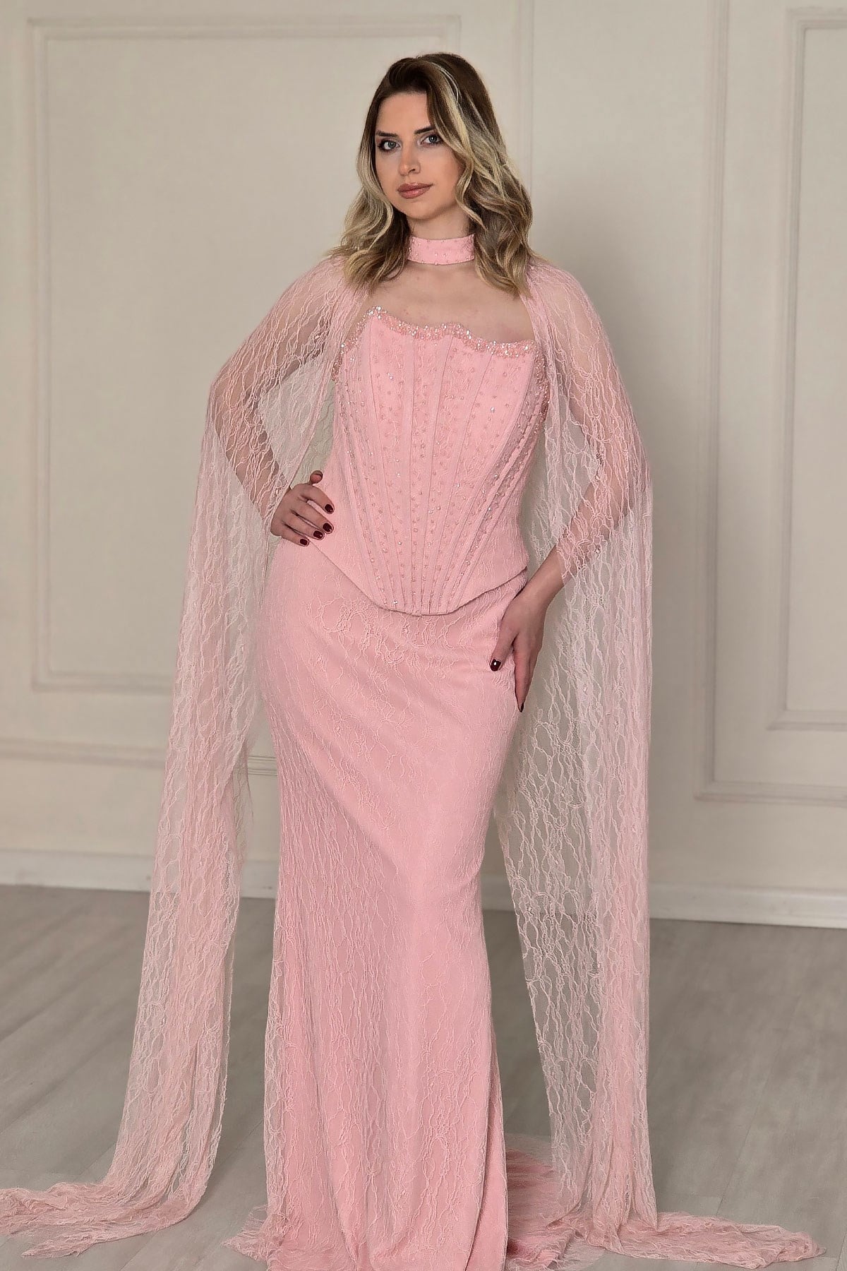 Pembe Pelerinli İşlemeli Dantel Abiye 6110