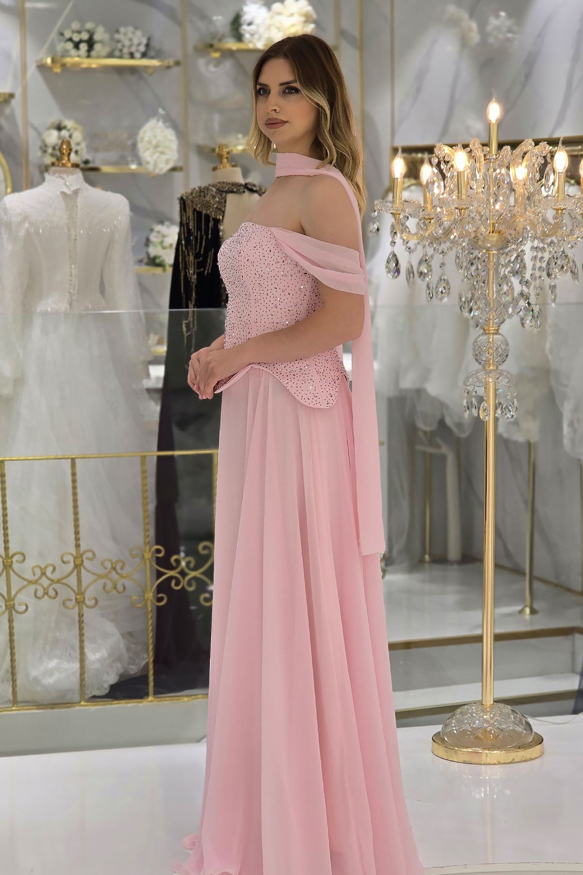 Pembe Şifon Askılı Abiye 4077