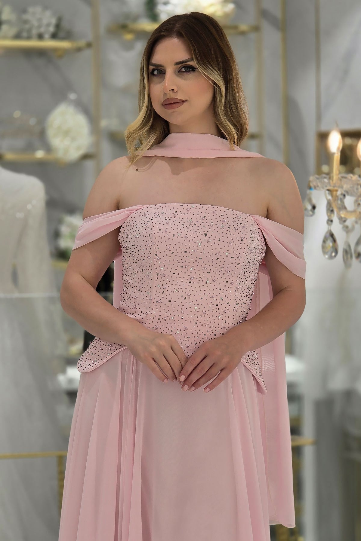 Pembe Şifon Askılı Abiye 4077