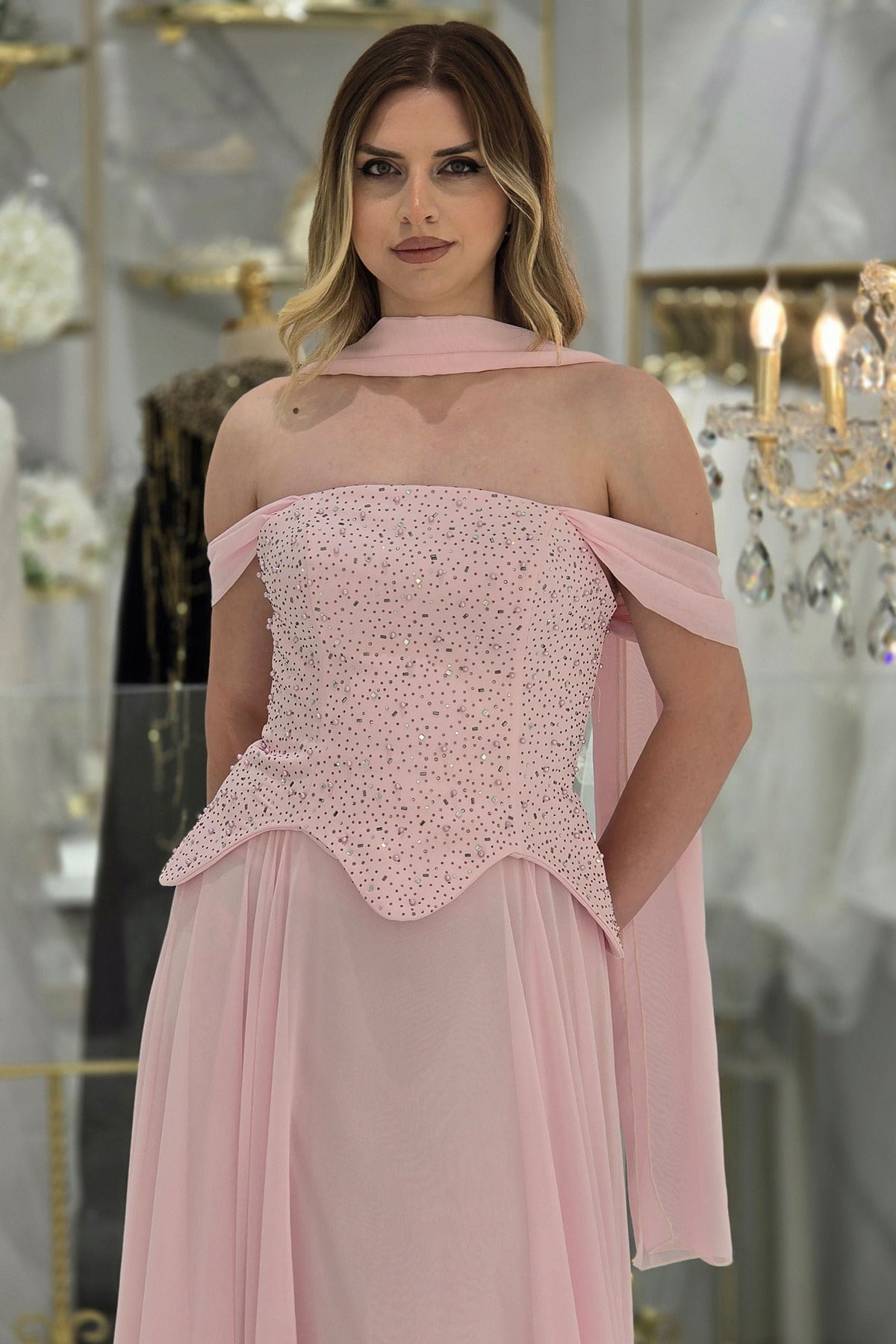 Pembe Şifon Askılı Abiye 4077
