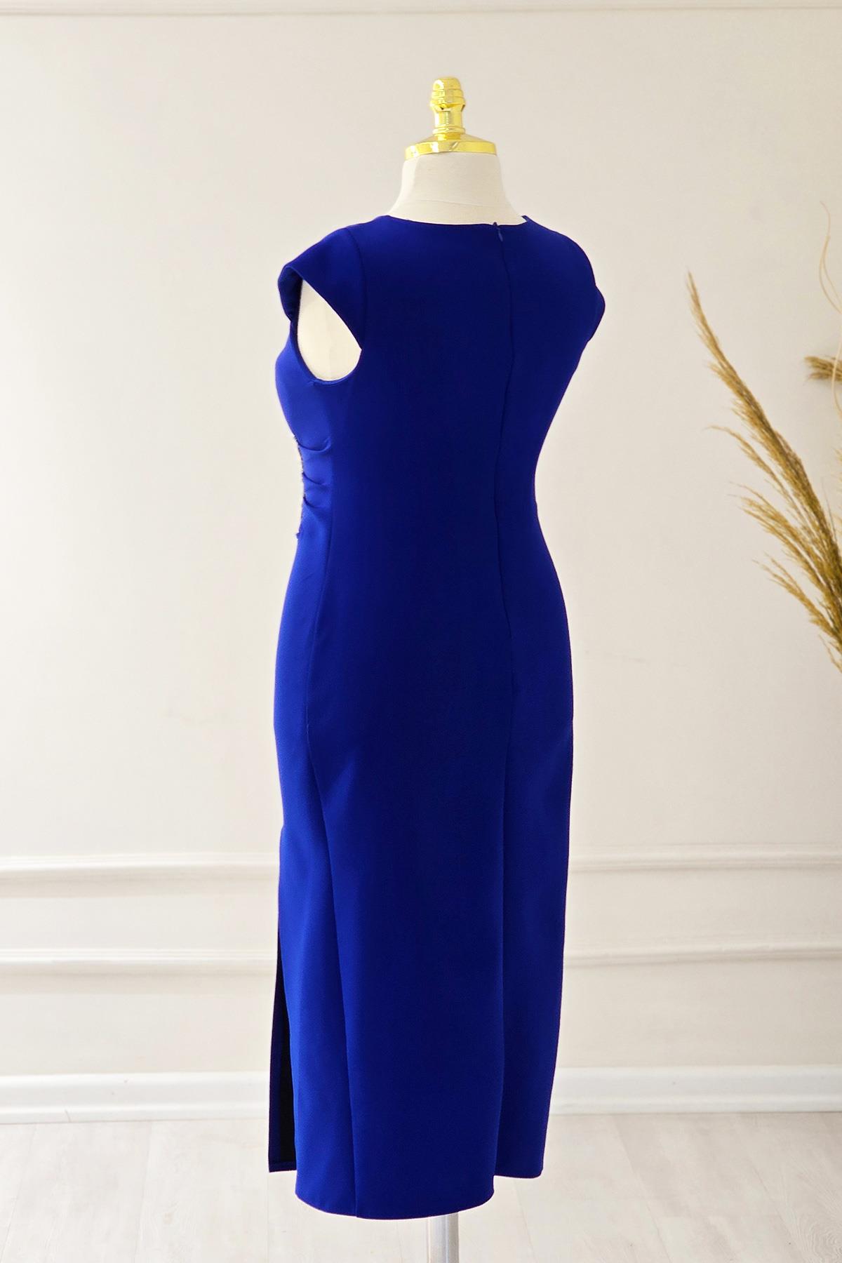 Saks Mavi Beli Taşlı B.Beden Midi Abiye 8335