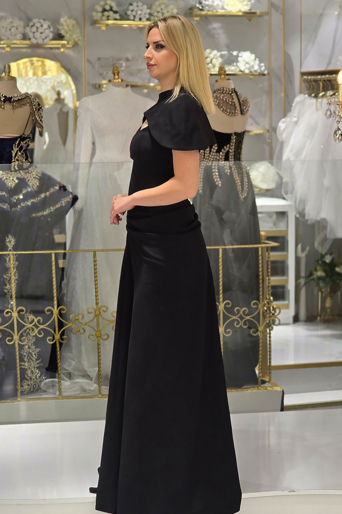 Siyah İşlemeli Krep Abiye 4090