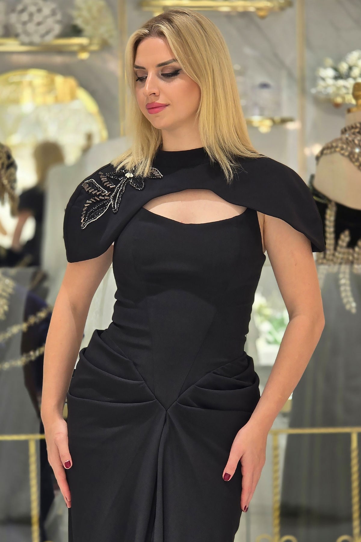 Siyah İşlemeli Krep Abiye 4090