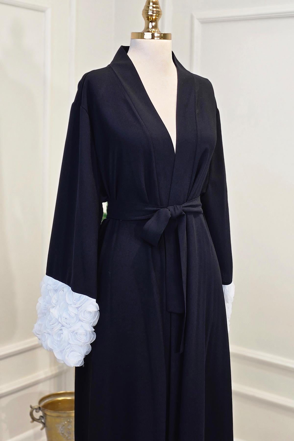 Siyah Kolları Güllü Abaya 4662