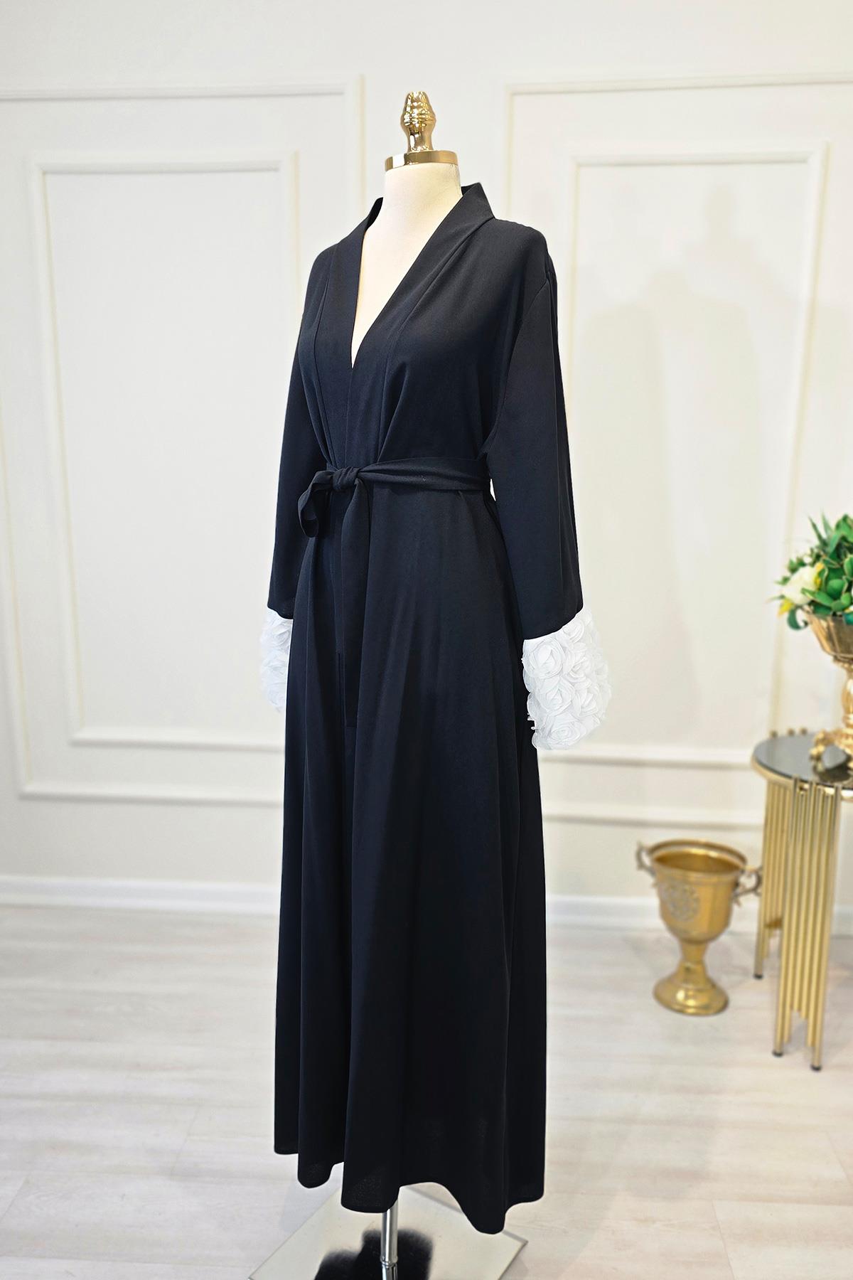 Siyah Kolları Güllü Abaya 4662