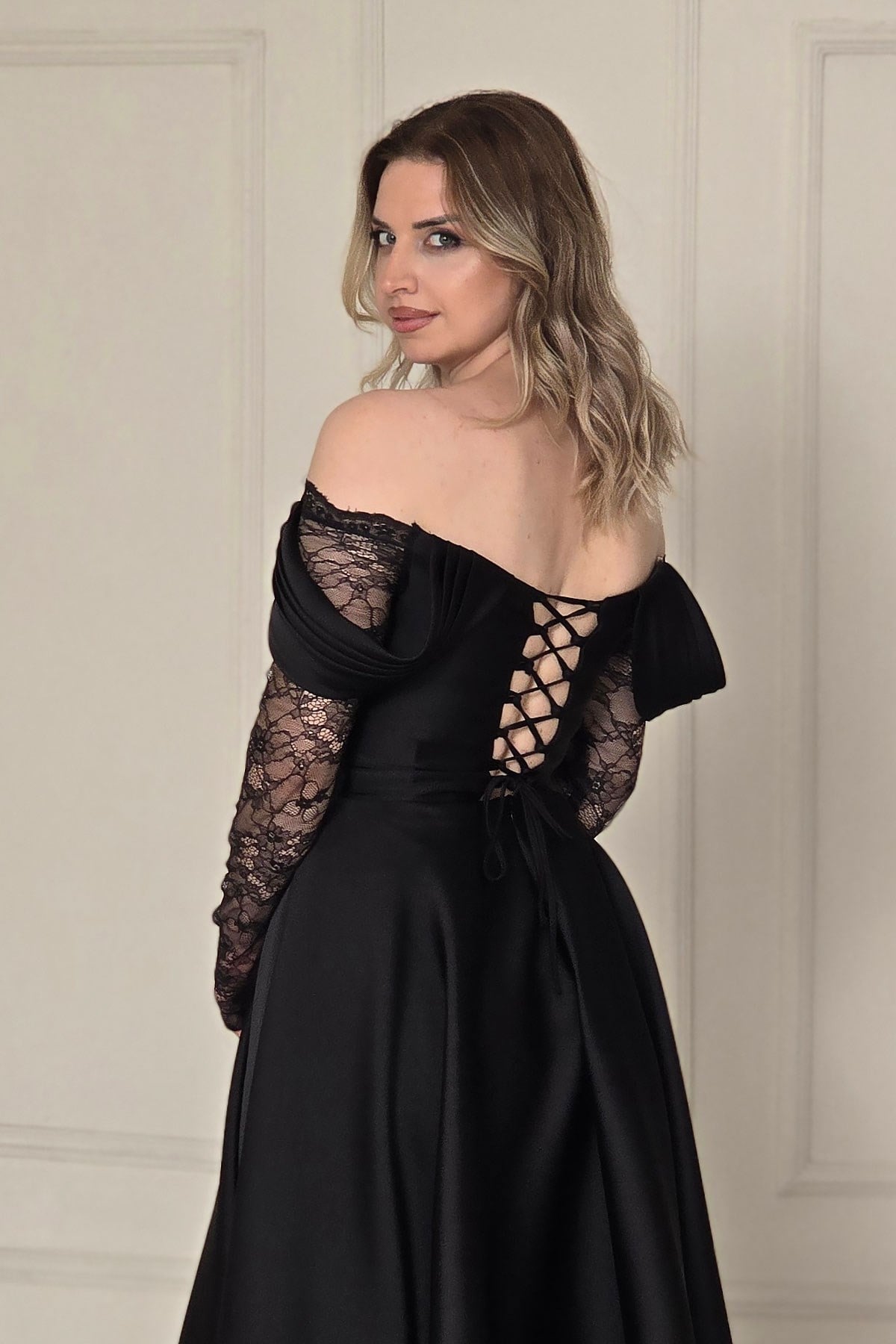 Siyah Saten Drapeli Midi Abiye 6015
