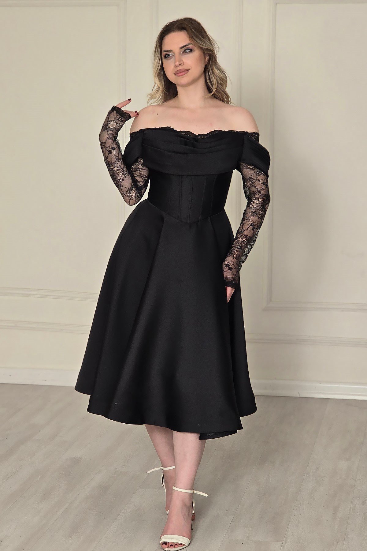 Siyah Saten Drapeli Midi Abiye 6015
