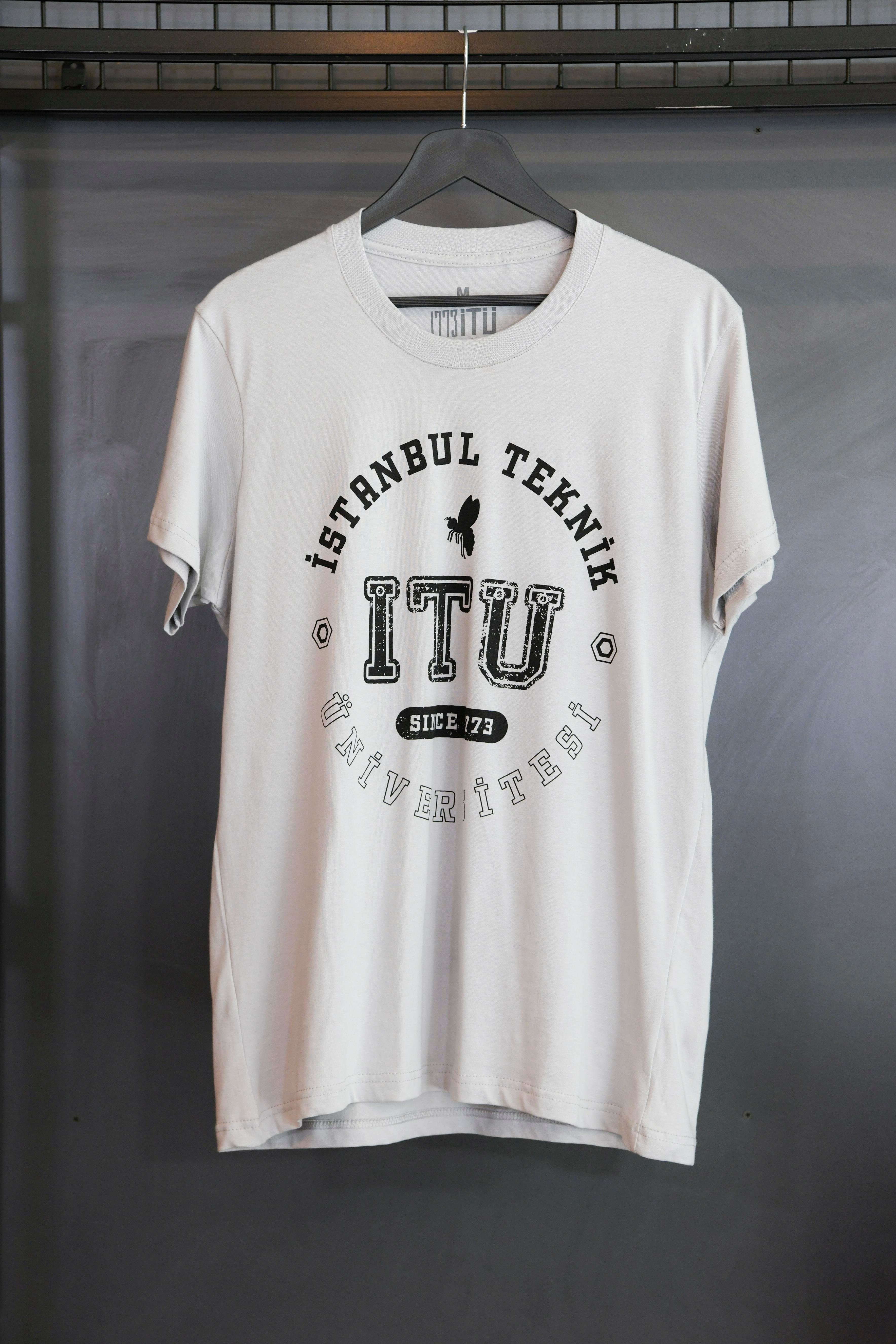 1773İtu.store Classic T-Shirt 