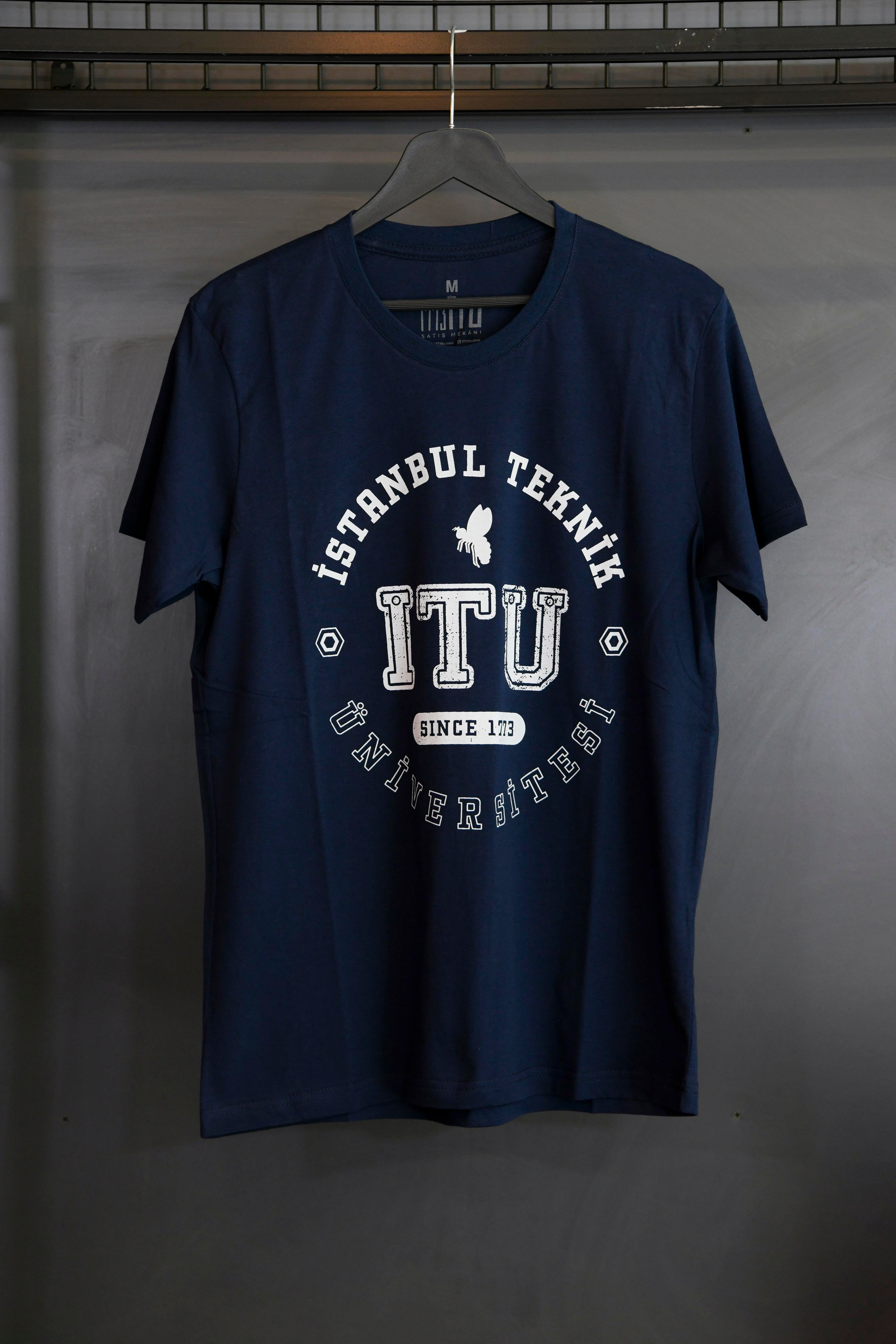 1773İtu.store Classic T-Shirt 