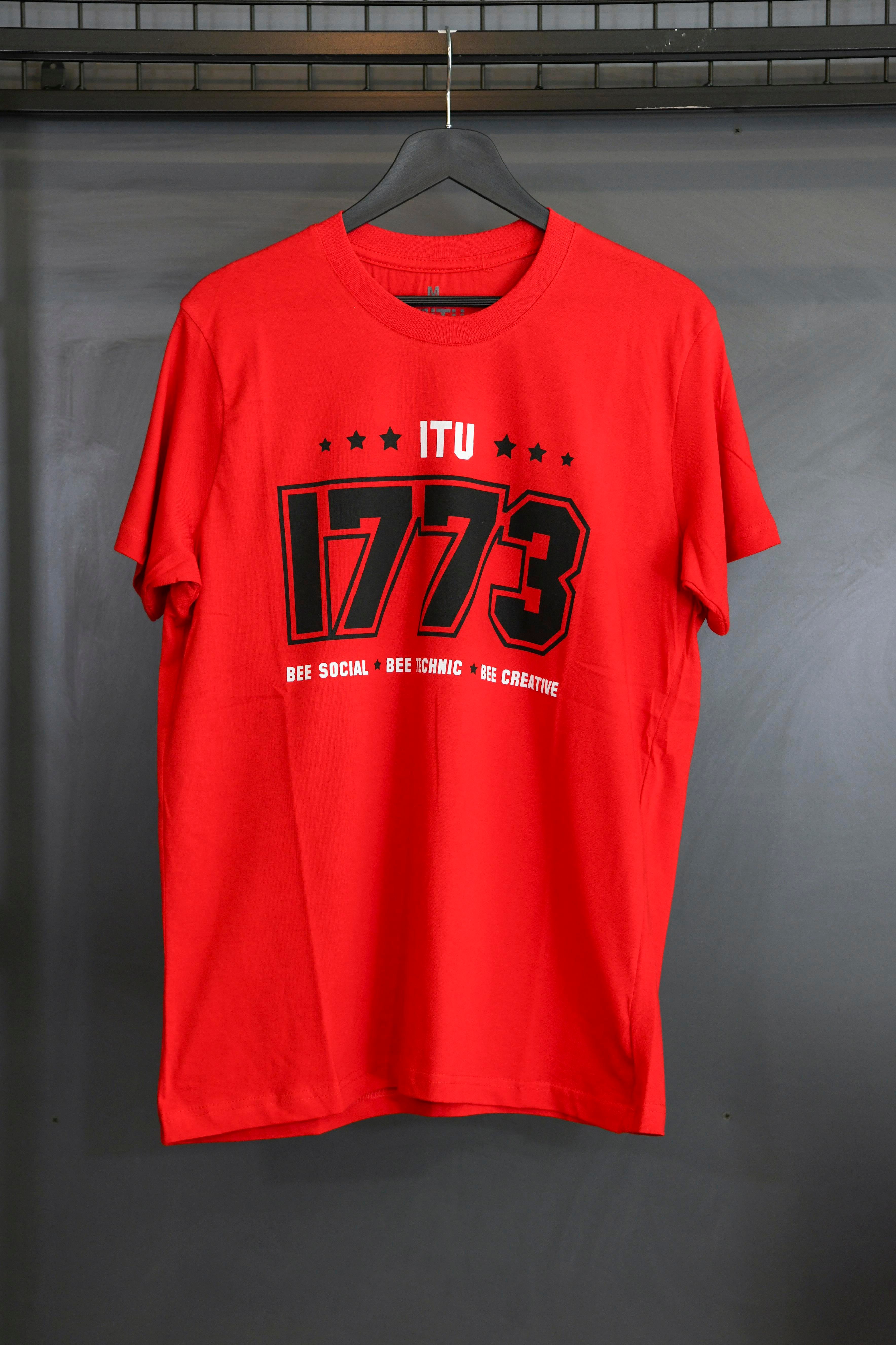 1773İtu.store Classic T-Shirt 