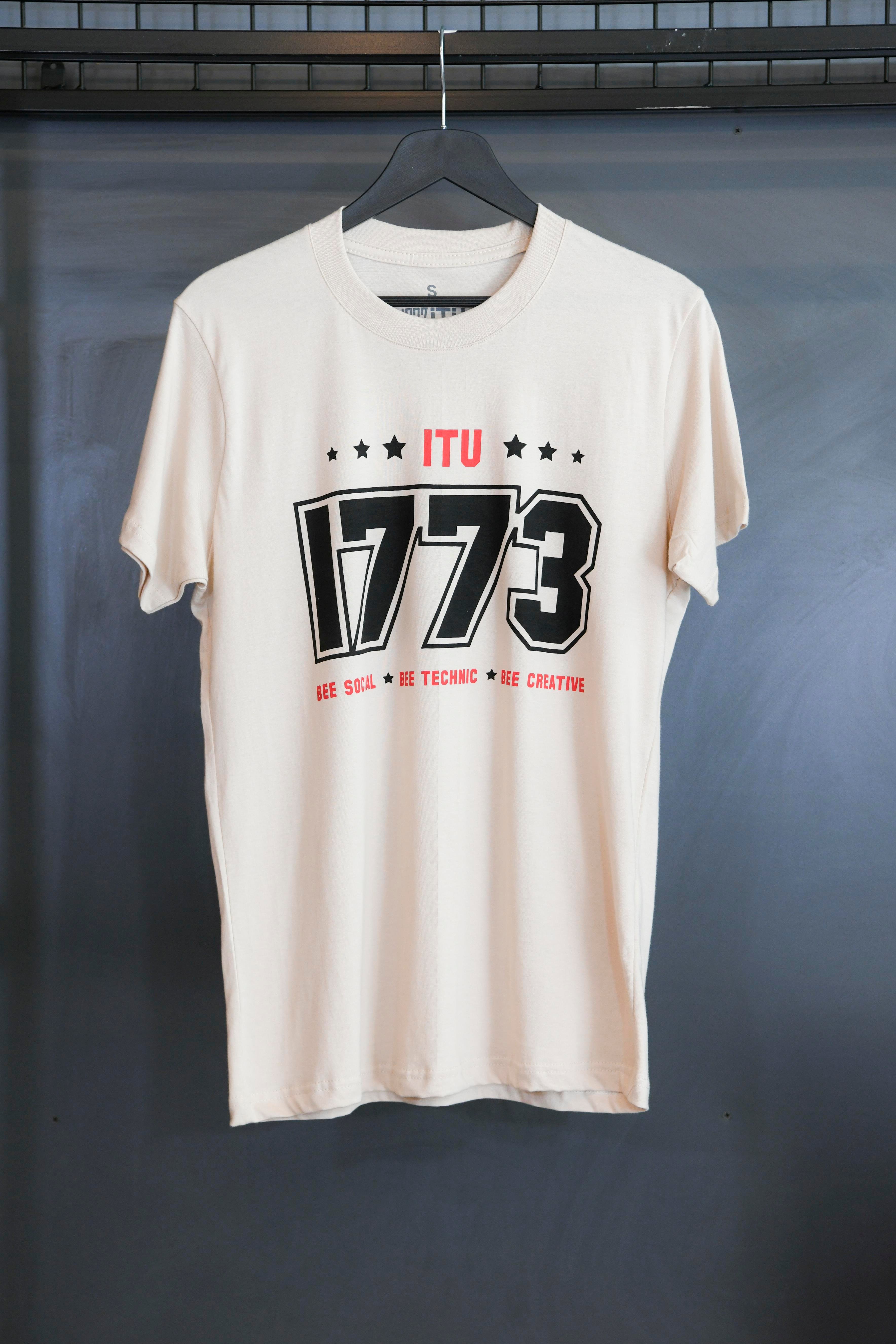 1773İtu.store Classic T-Shirt 