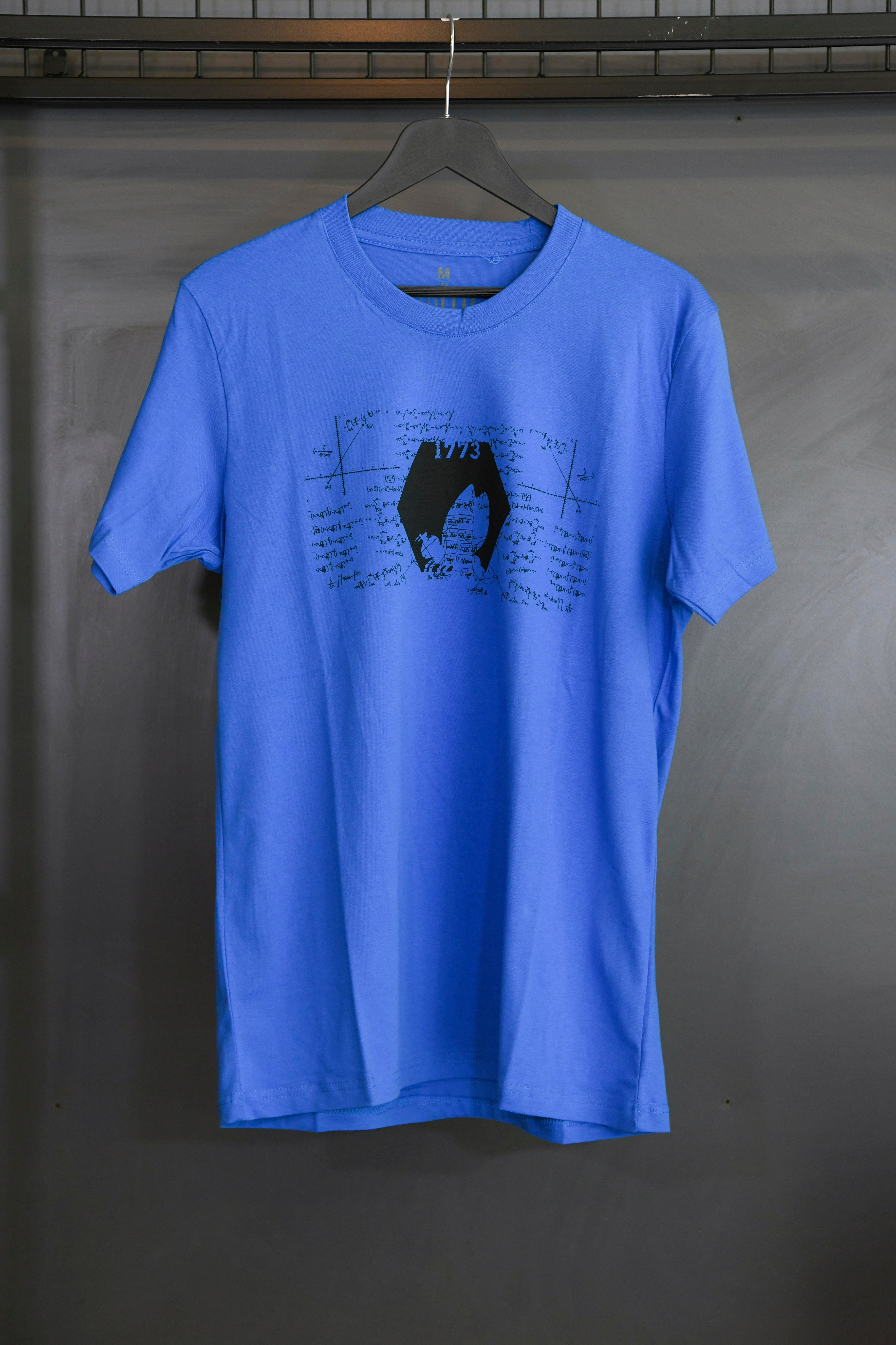 1773İtu.store Classic T-Shirt 