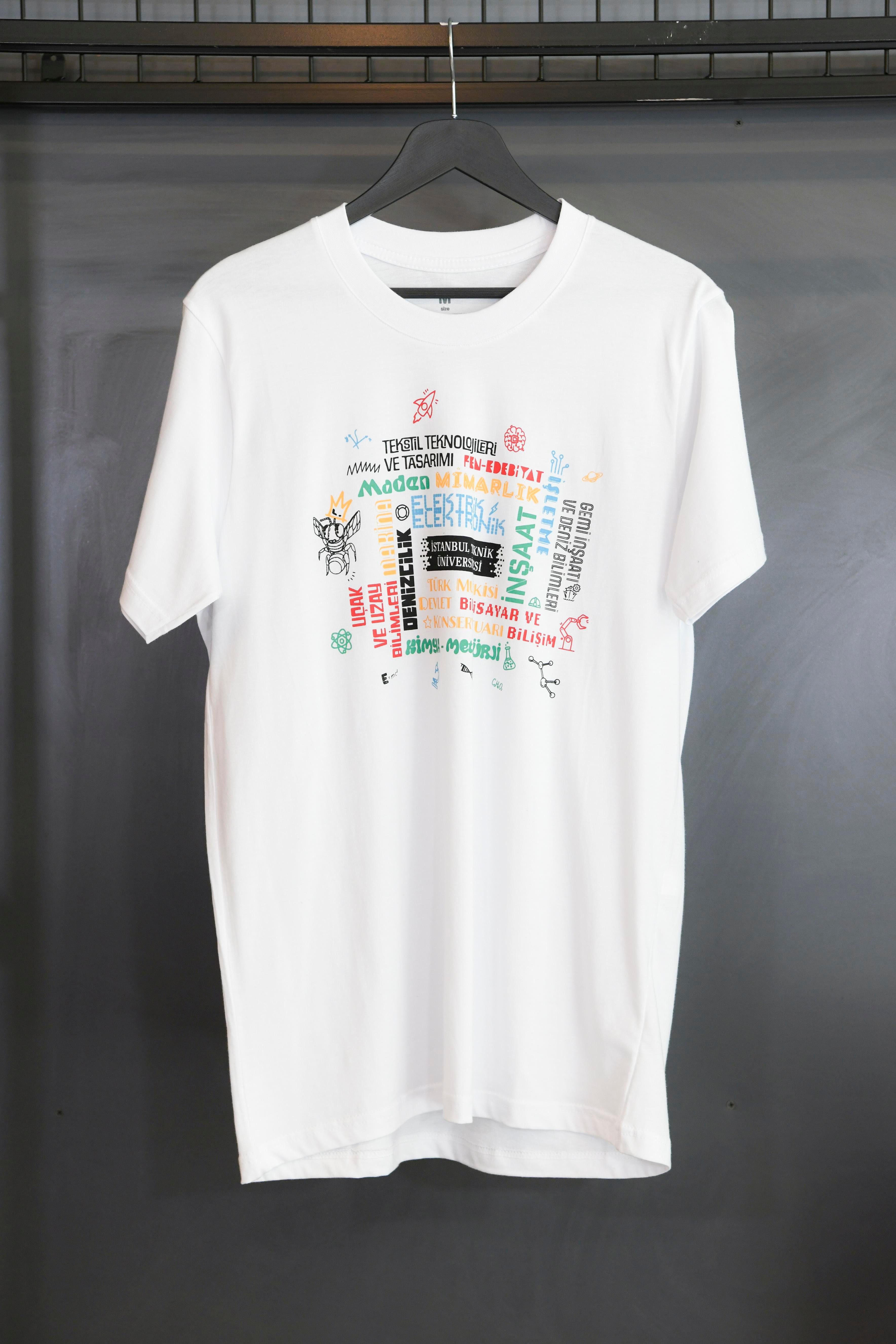 1773İtu.store Classic T-Shirt 
