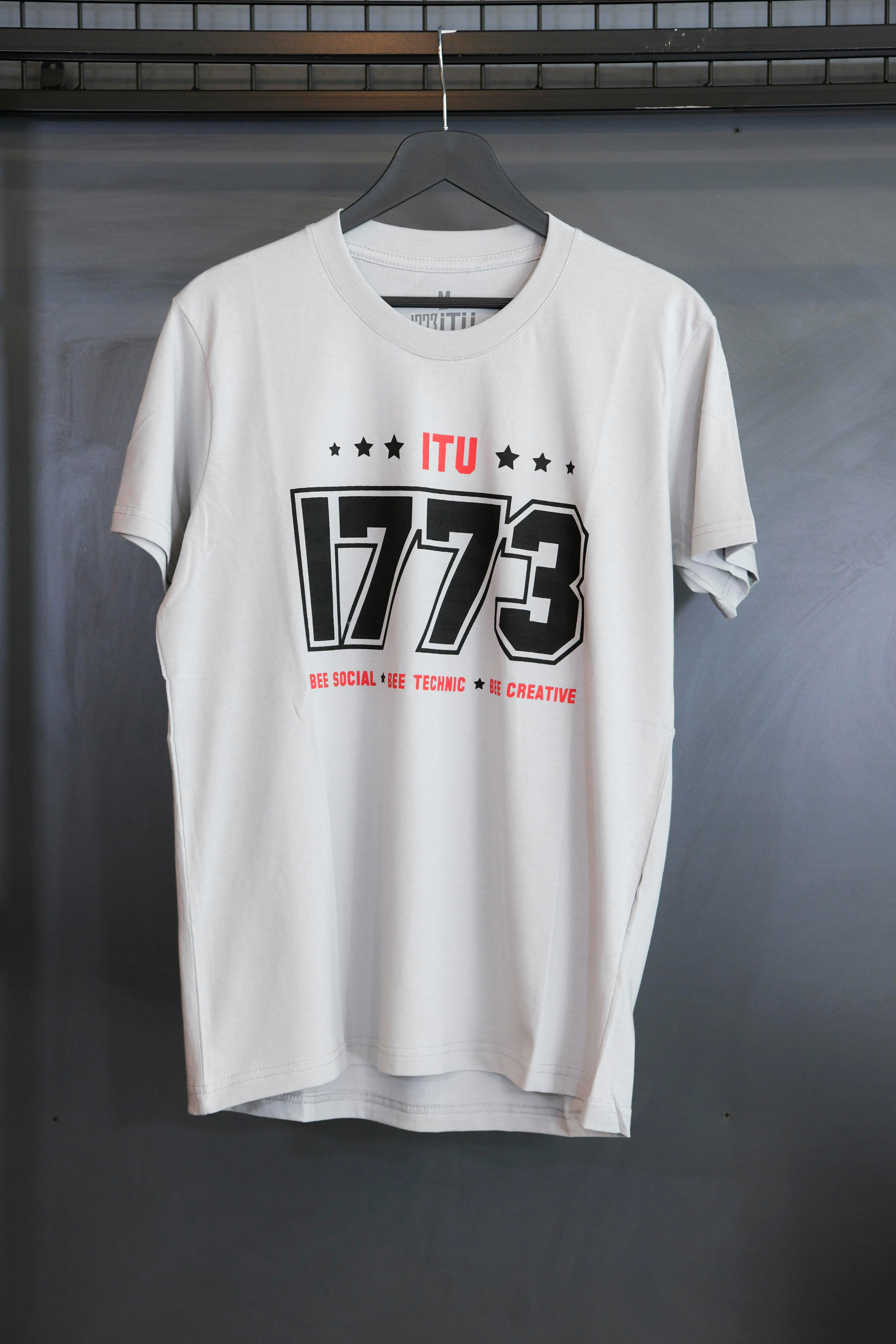 1773İtu.store Classic T-Shirt 