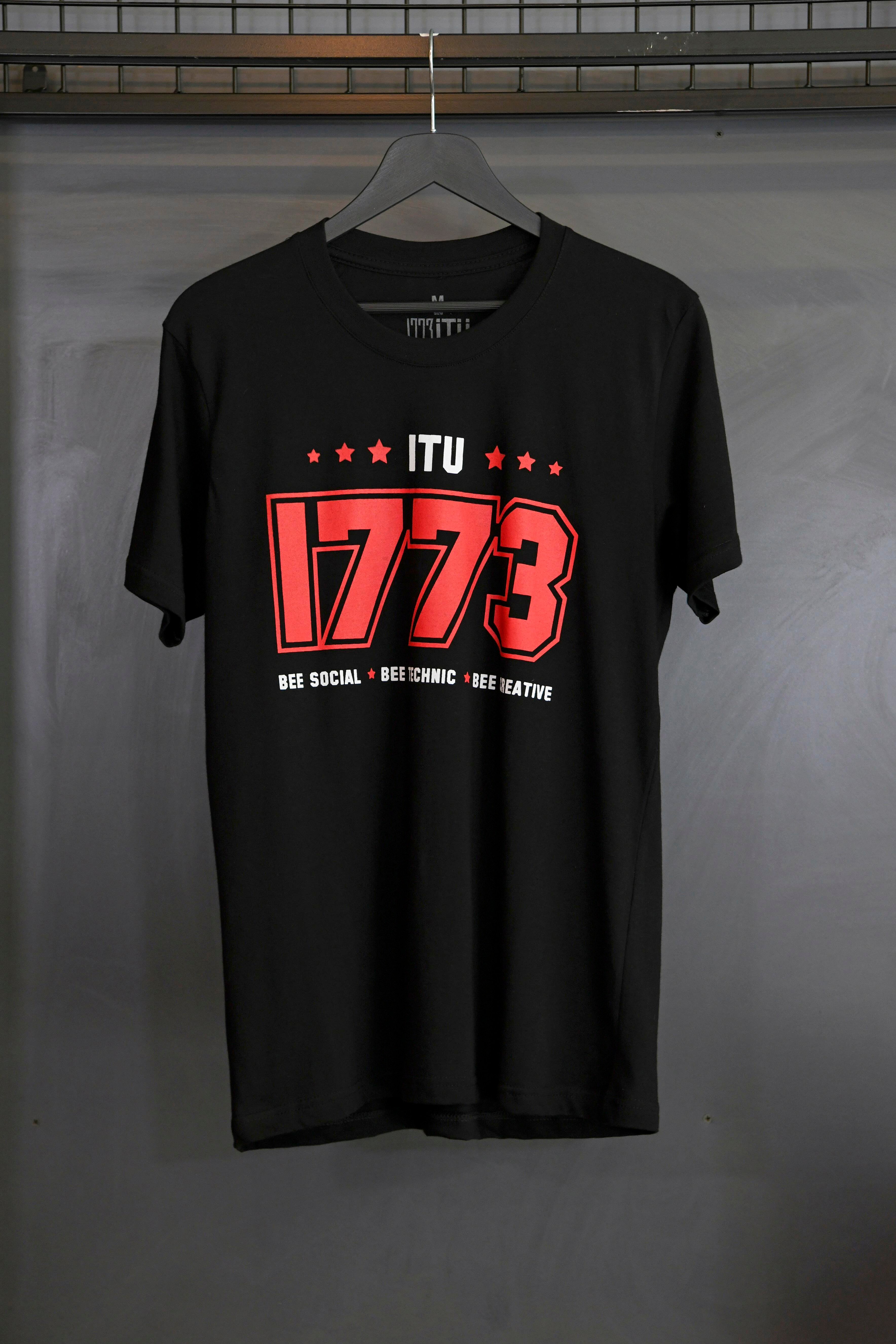 1773İtu.store Classic T-Shirt 