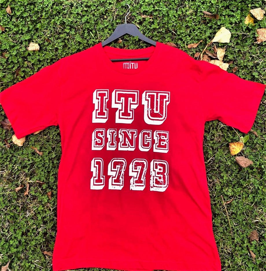 1773İtu.store Classic T-Shirt 