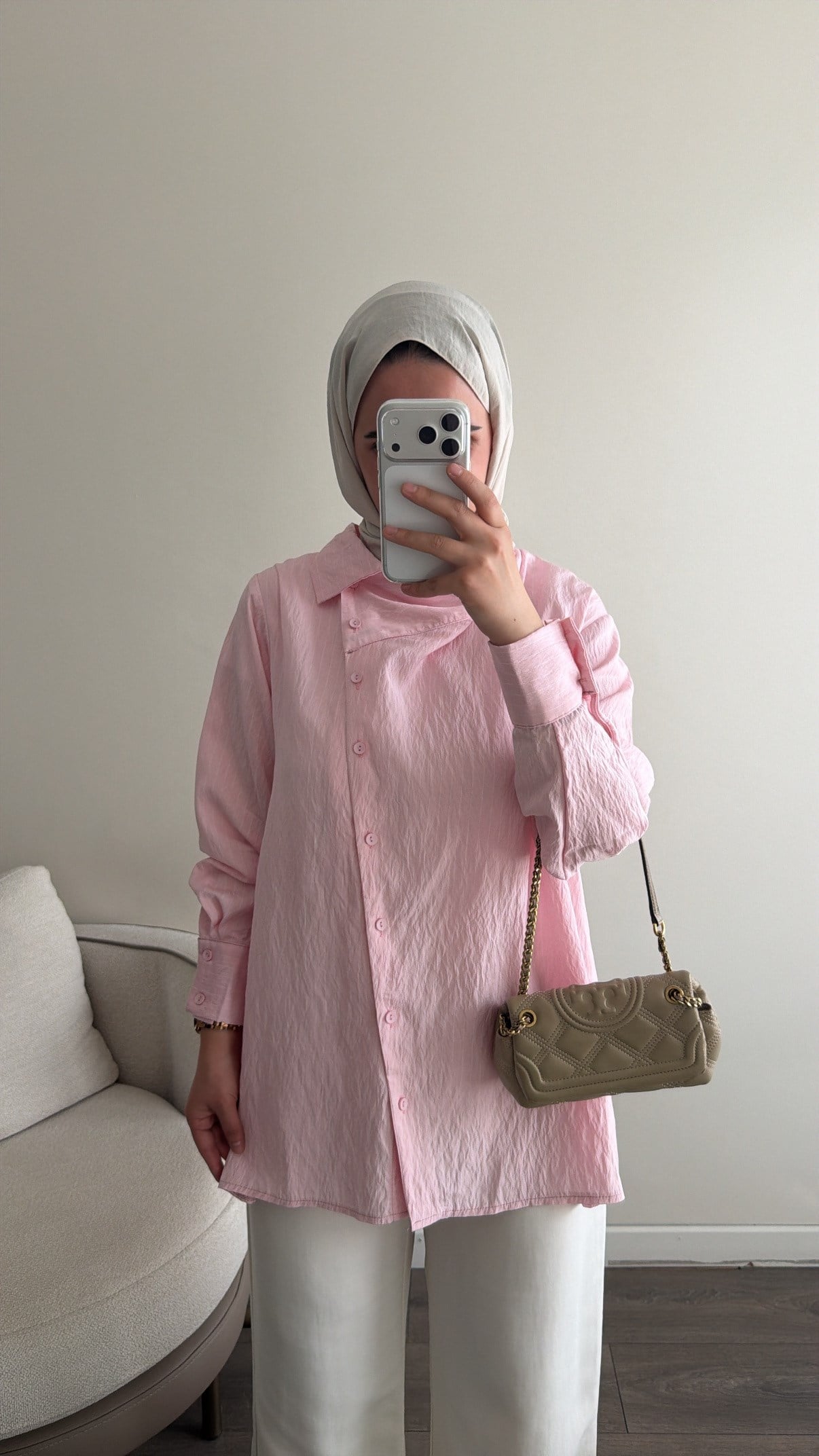 Asimetrik Yaka Çizgili Pembe Gömlek