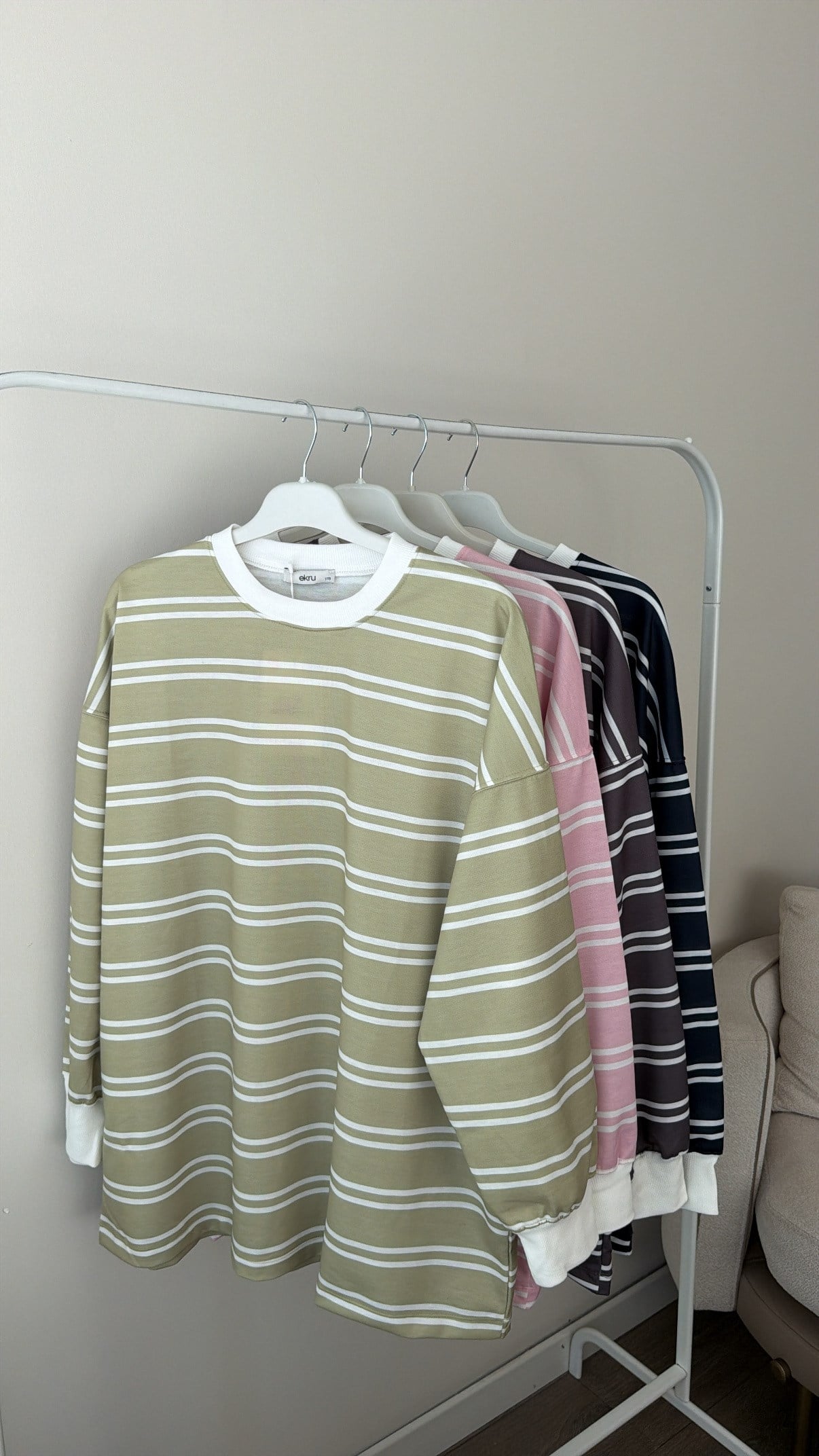 Çizgili Düşük Omuzlu Sweatshirt - Lacivert