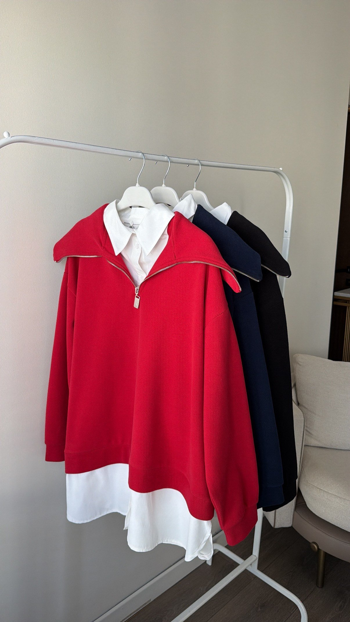 Fermuarlı Yaka Detaylı Kendinden Gömlekli Sweatshirt - Kırmızı