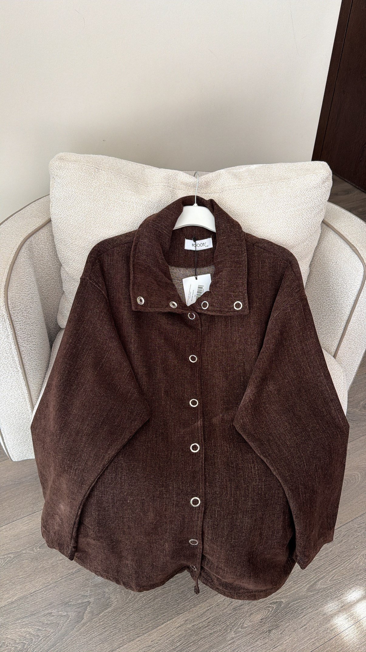 Kadife Dokulu Dik Yaka Çıtçıtlı Oversize Ceket - Kahve