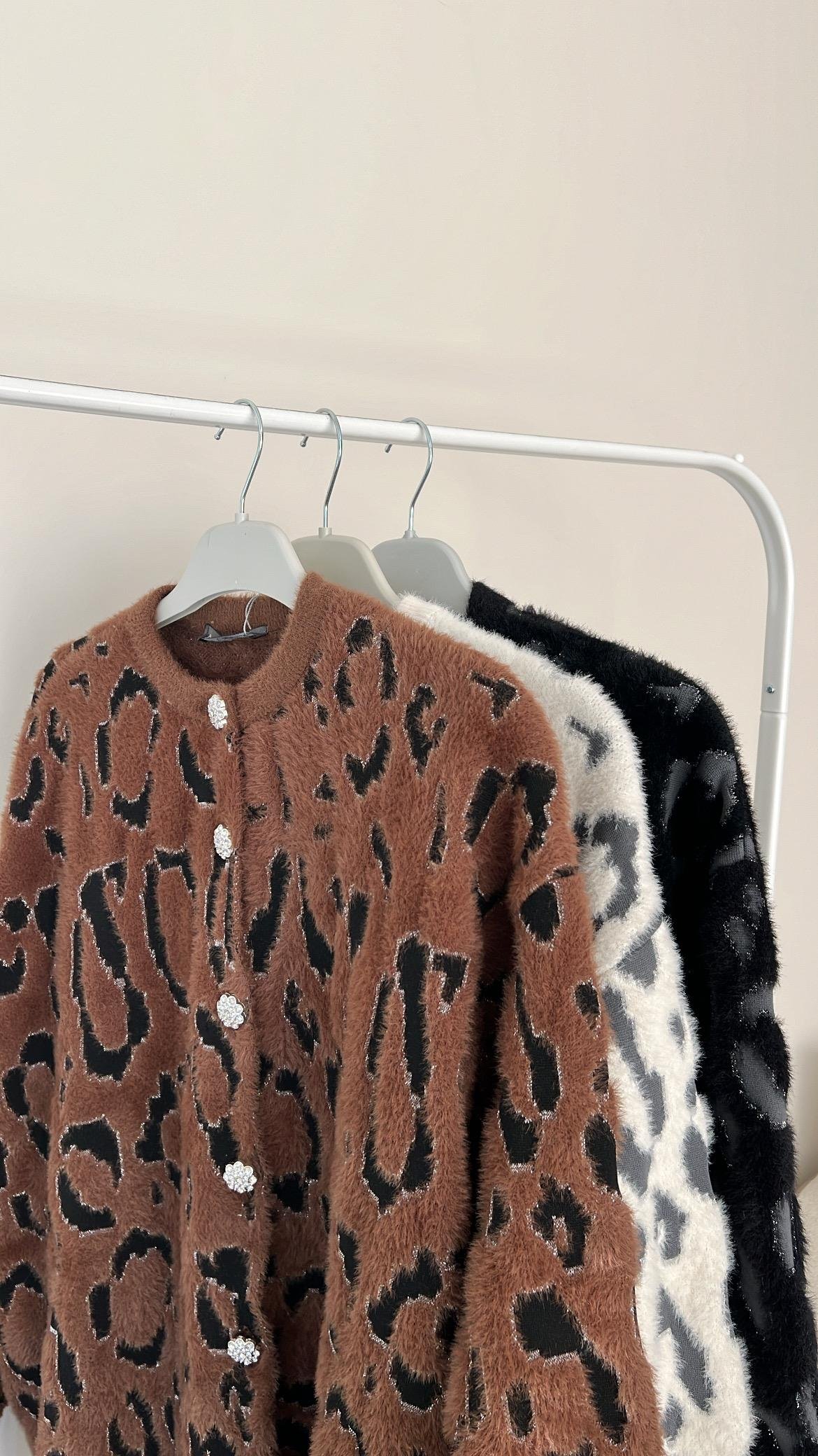 Leopar Desen Yumoş Hırka - Siyah