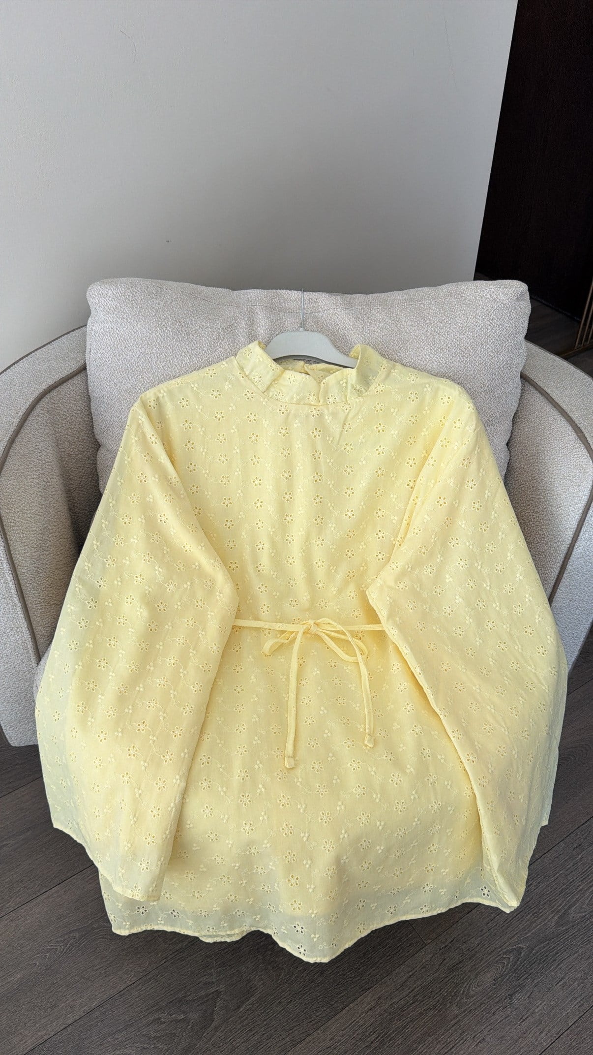 Mini Çiçek İşlemeli Bluz - Soft Sarı