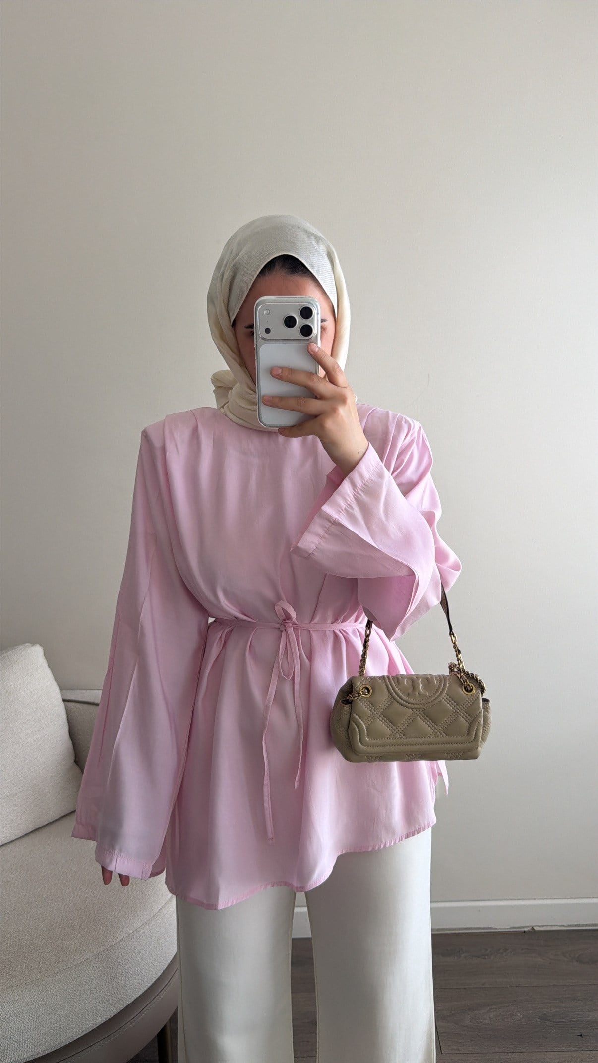 Omzu Pile Detaylı Asimetrik Gömlek - Pembe