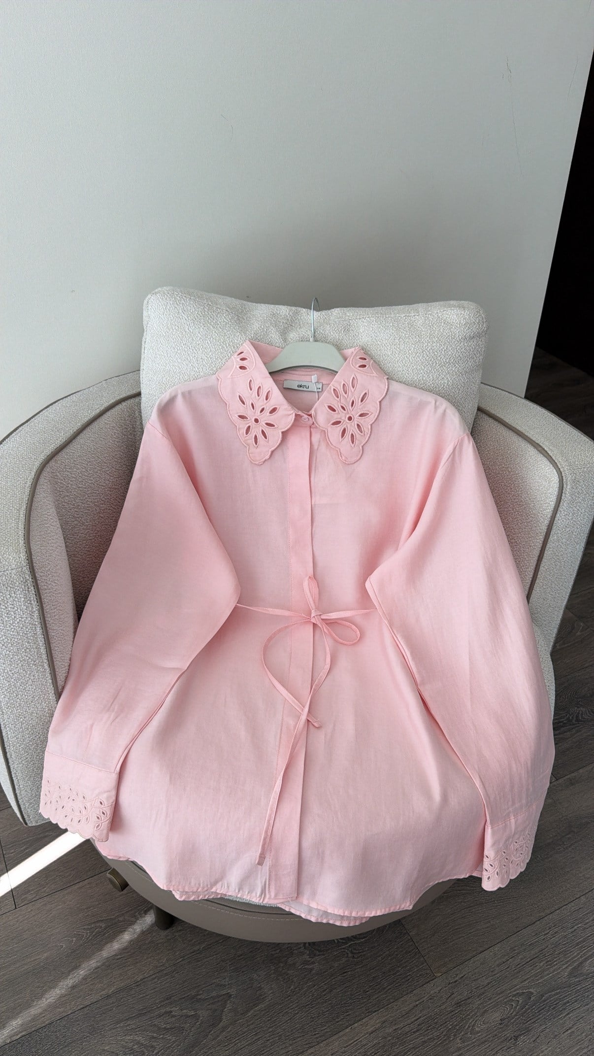 Omzu ve Kolu Nakışlı Gömlek - Pembe